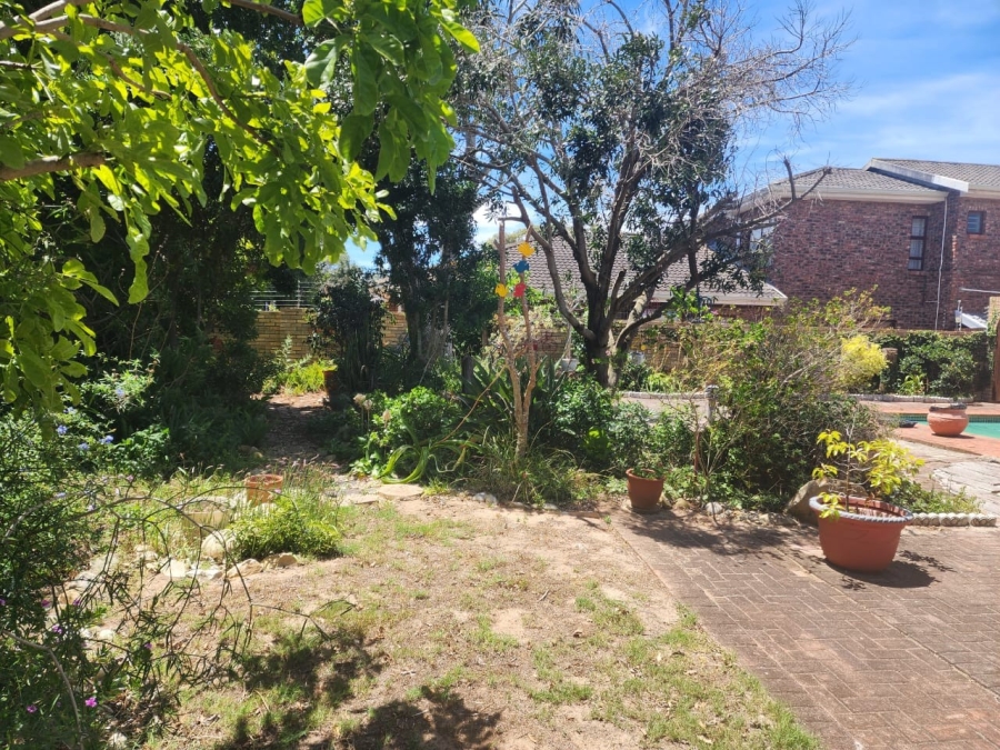 3 Bedroom Property for Sale in Summerstrand Eastern Cape